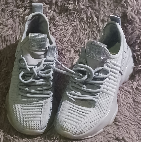 Steve Madden Women's Sneakers Maxima Baby Blue Glitzy Rhinestone Gum Bottom - Picture 6 of 6